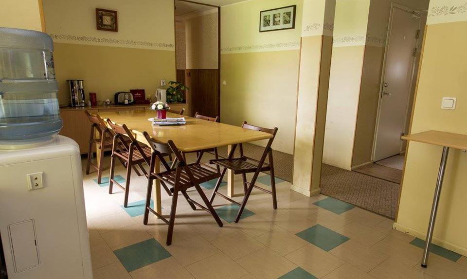 Vahe Guest House Poltsamaa Exterior foto
